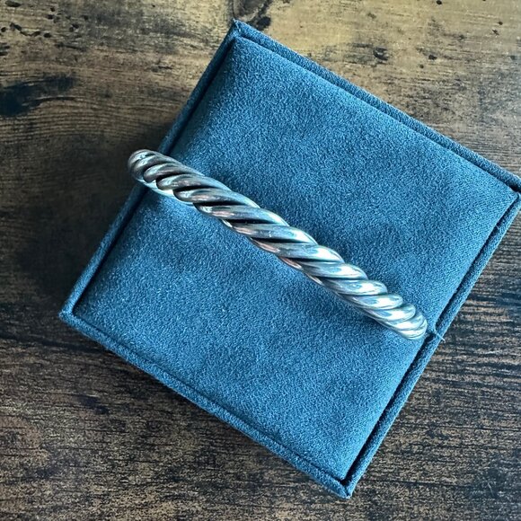 David Yurman Cable Cuff Bracelet w/ Sterling Silver & Black Diamonds - Medium - Picture 8 of 16